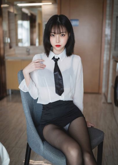 洪真英