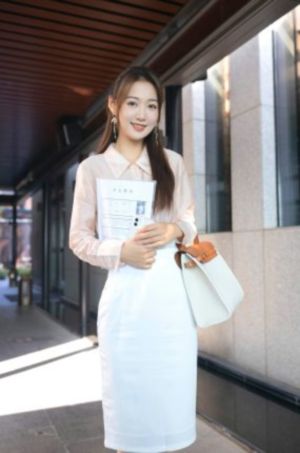 善良的女秘书的目的在线播放